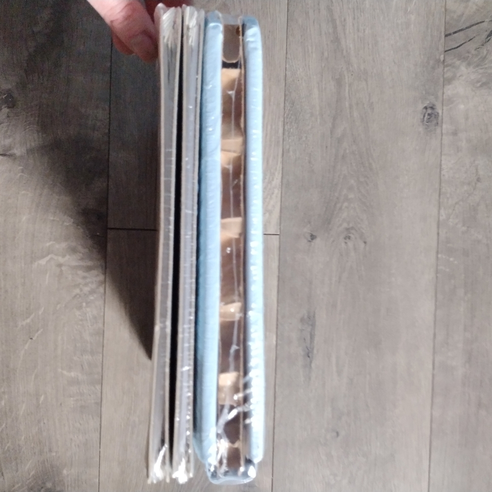Scrap book with inserts. - Picture 3 of 4